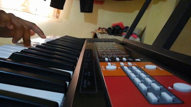 Despacito played in piano on yamaha psr-f51 by Bavajithu смотреть онлайн