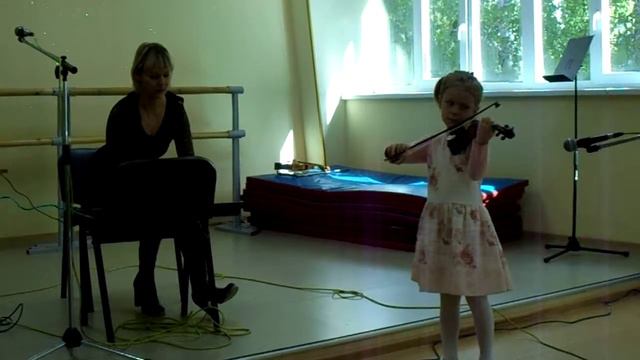 День пожилого человека в Орджоникидзевском троллейбусном депо.( Вика-скрипка) смотреть онлайн