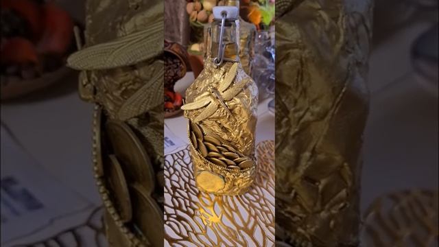 Дёшево и сердито...декупаж бутылок...очень простой способ...