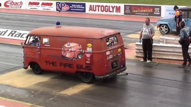 '56 VW Split Screen Panel Van 'The Fire Bus' runs 14.45 at 88 mph смотреть онлайн