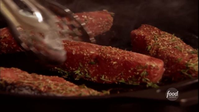 Crispy Blackened Salmon with Alex Guarnaschelli | Alex's Day Off | Food Network смотреть онлайн