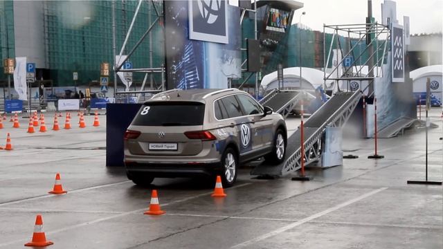 Насколько (бес)полезен вне дороги Volkswagen Tiguan 2017 с 2.0 TDI и DSG смотреть онлайн