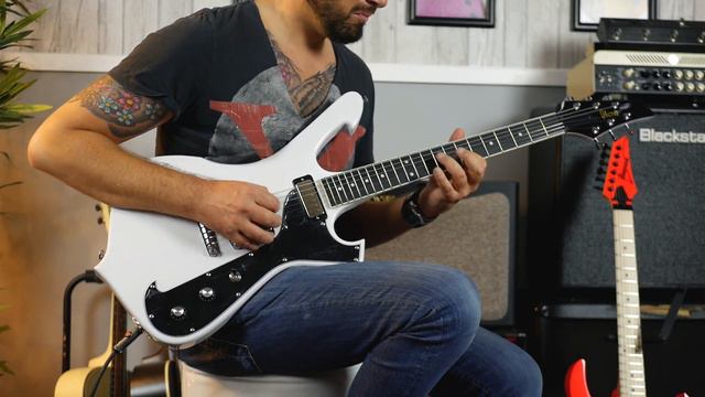 Paul Stanley VS Paul Gilbert | JUST PLAYING! смотреть онлайн