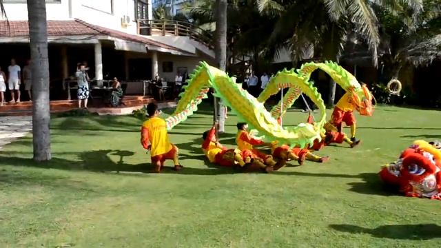 Танец Дракона на Тэт в Муйне смотреть онлайн