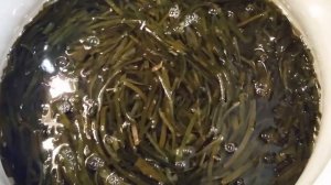 Здоровое питание. Замороженная морская капуста. Готовим основу для салатов.