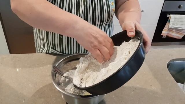 Сладкие воздушные пальчики с повидлом! смотреть онлайн