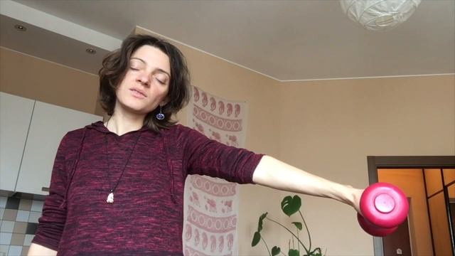 Как расслабить плечи и создать пространство в грудной клетке смотреть онлайн