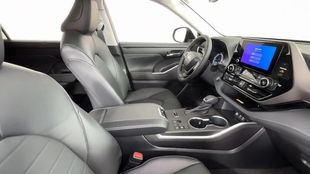 2023 Toyota Highlander Hybrid at Oxmoor Toyota | Louisville & Lexington, KY T55298 смотреть онлайн