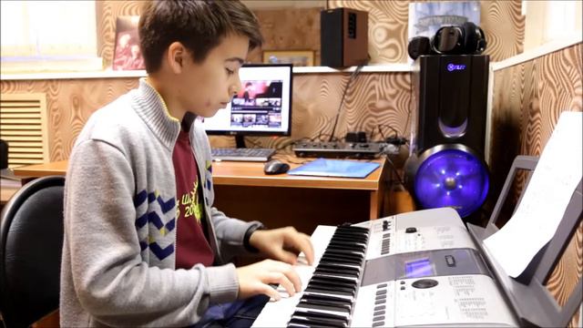 "Луч солнца золотого" - урок игры на синтезаторе (Измайлово, Первомайская, Гольяново, Щелковская). смотреть онлайн