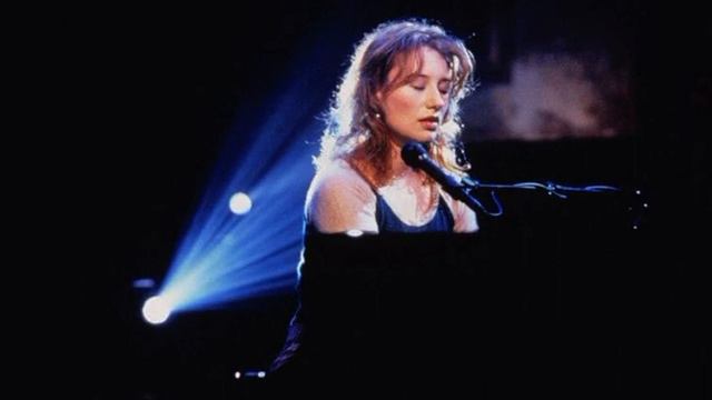 Tori Amos - ‘Father Lucifer’ live (solo) in Berlin, Germany (March 25, 1996) смотреть онлайн