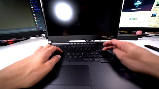 ASUS GAMING LAPTOP MIT GEHEIMNISVOLLEM CHIP! Asus ROG Strix Scar 3 Unboxing - Review [Deutsch] смотреть онлайн