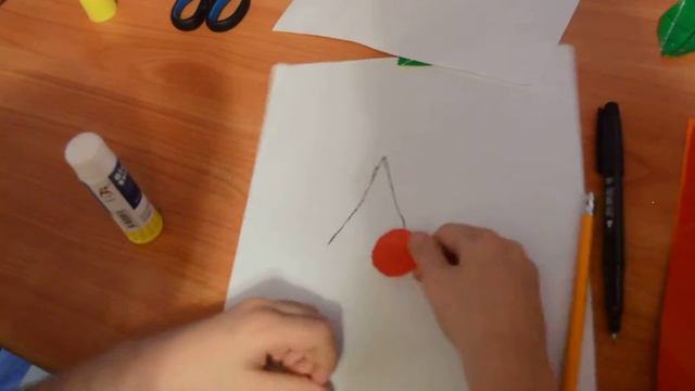 КАК СДЕЛАТЬ ВИШЕНКИ ИЗ ЦВЕТНОЙ БУМАГИ смотреть онлайн
