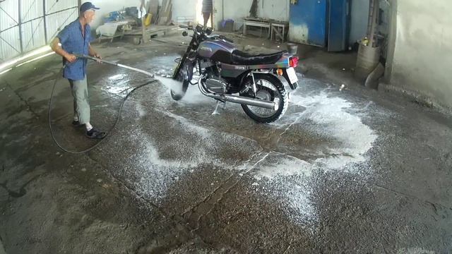 ПОМЫЛ ЯВУ 350 НА МОЙКЕ !!! смотреть онлайн