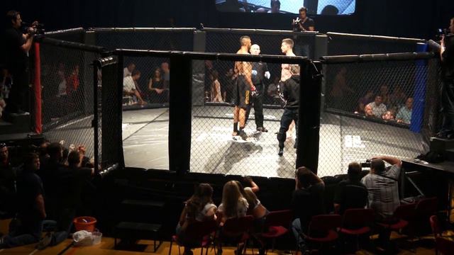 Liam McGeary vs. Mike Thompson смотреть онлайн