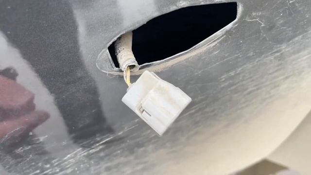 Как поменять поворотники на Toyota Corolla E150