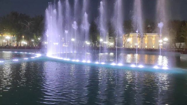 Музыкальный фонтан в "Magic city". Ташкент. смотреть онлайн