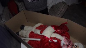 ВЫ НЕ ПОВЕРИТЕ Я РАЗРЕЗАЛА РЕАЛЬНОГО  ДЕДА МОРОЗА ЕХЕ *мы подрались*