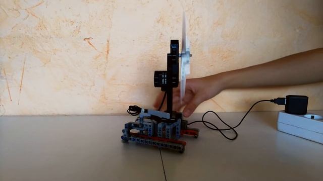 Lego Technic USB Ventilator смотреть онлайн