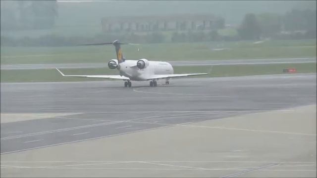Vienna Schwechat Airport action (VIE) смотреть онлайн
