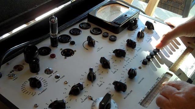 Working on My Grandfather's Conn Strobotuner - Model ST4 смотреть онлайн