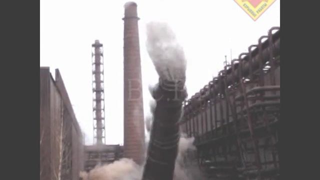 РВС Ч. 49 Труба дымовая №3 70м Цех Прокатки Широкополочных Балок НТМК Н. Тагил 2005.03.28 смотреть онлайн