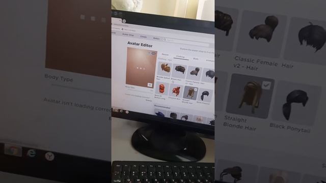 Это туториал как одеть две причёски в роблокс!?(работает только на компьютерах) смотреть онлайн