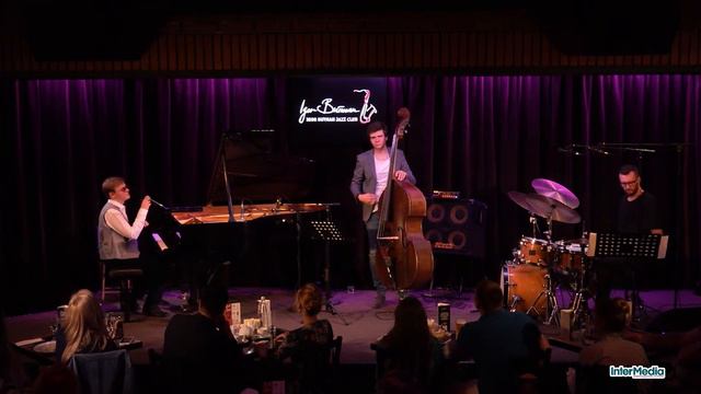 Трио Олега Аккуратова/Oleg Akkuratov Trio смотреть онлайн