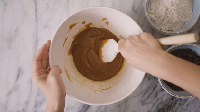 World's Best CHOCOLATE CHIP COOKIES Recipe: Crunchy Outside, Soft & Chewy Inside смотреть онлайн