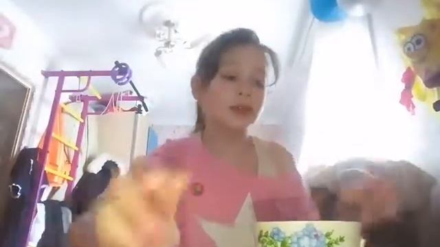 Крашу волосы куклы!!! Шок они покрасились в нежно розовый цвет как я и хотела смотреть онлайн