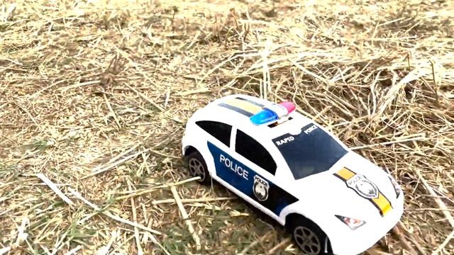 "Animals on the Move! Watch these Construction Vehicles REACT with these Kids' Toys" смотреть онлайн