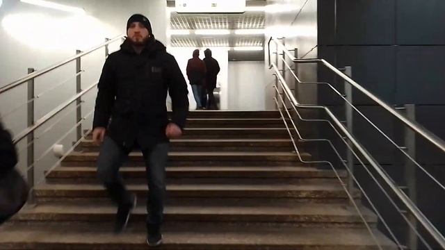 Станция метро "Технопарк", Переход к парку " ОСТРОВ МЕЧТЫ"( Ещё не открытому)! смотреть онлайн