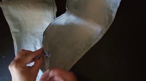 КАК Сделать Бахрому на Джинсах внизу / Как Обрезать Джинсы / DiY