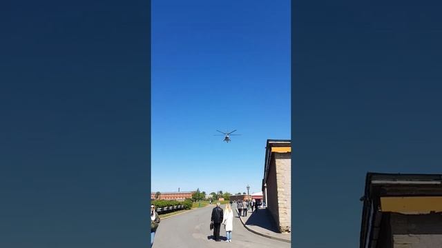Вертолёт у Петропавловской крепости, город Санкт-Петербург смотреть онлайн