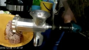 Супер мясорубка из шуруповерта все очень просто !!!!!!!!