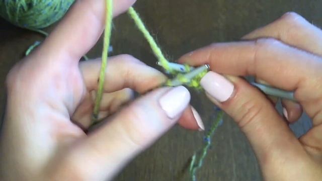 Вязание спицами. Самый простой способ набора петель и платочная вязка.
