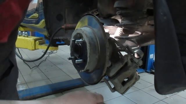 Замена обломанной шпильки заднего колеса смотреть онлайн