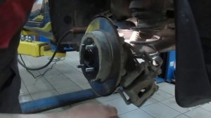 Замена обломанной шпильки заднего колеса