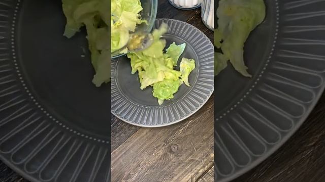 Салат ЦЕЗАРЬ с курицей, вкуснее чем в ресторане, а готовлю его дома. смотреть онлайн