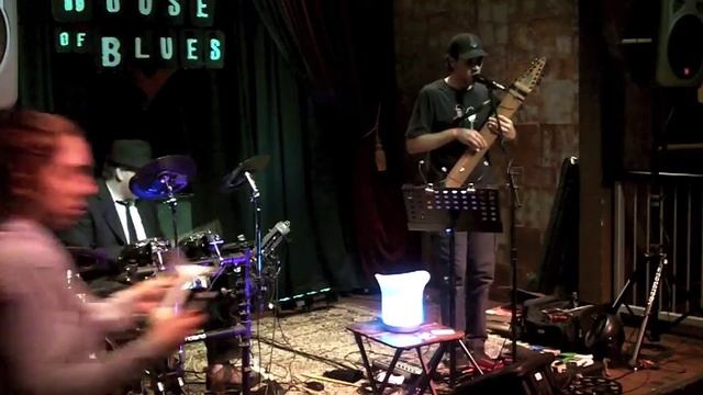 Cover Hello It's Me смотреть онлайн