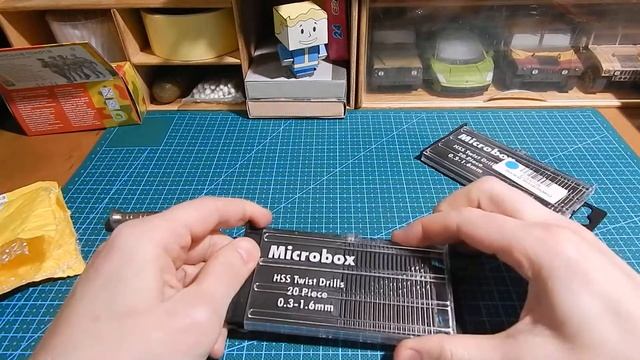 Ручная мини дрель и набор сверл смотреть онлайн