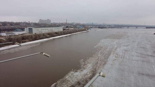 На реке Самаре вскрыли лед смотреть онлайн