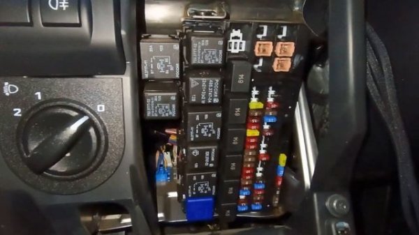 Вот где находится ПРЕДОХРАНИТЕЛЬ МАГНИТОЛЫ и Аудио Системы на Ладе Гранте ФЛ 2018-2023 Granta FL