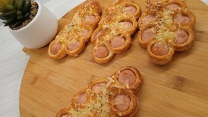 У нас такую выпечку называют "Паровка". Новый вид сосисок в тесте.