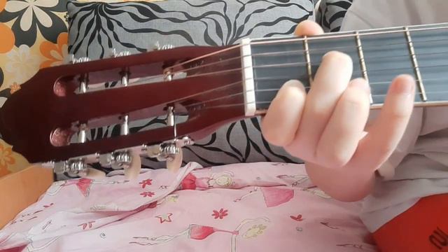 розбор песни на гитаре-песня "девочка с каре" розбор на гитаре💘 смотреть онлайн