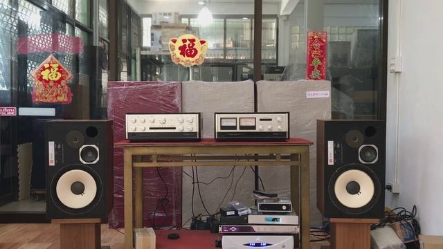 Sound Clip Accuphase C-200 + P-300 , JBL L100 смотреть онлайн