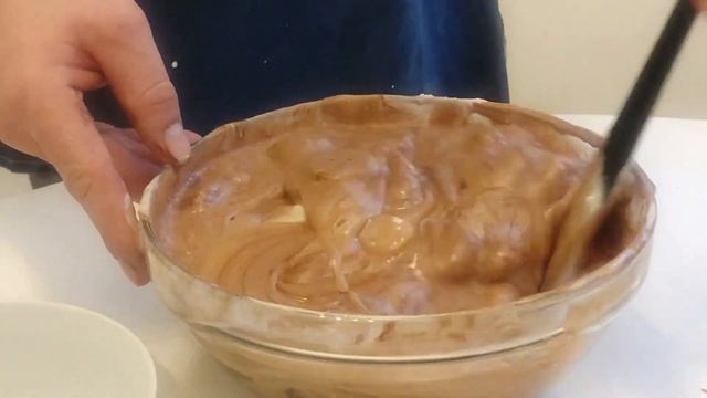 ШОКОЛАДНЫЙ ТОРТ СО ВЗБИТЫМИ СЛИВКАМИ смотреть онлайн