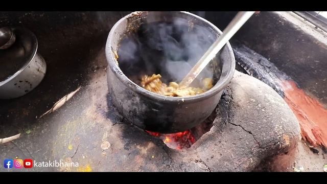 Unlimited Food Only ₹60 || Maa Pua No-1 Village Dhaba || @KatakiBhaina смотреть онлайн