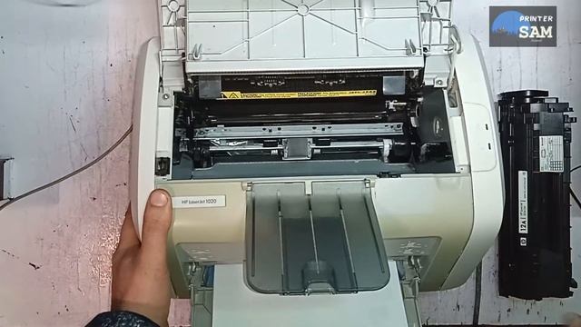 Выдает ошибку: в принтере открыта передняя крышка или отсутствует картридж с тонером, HP 1020 и др. смотреть онлайн