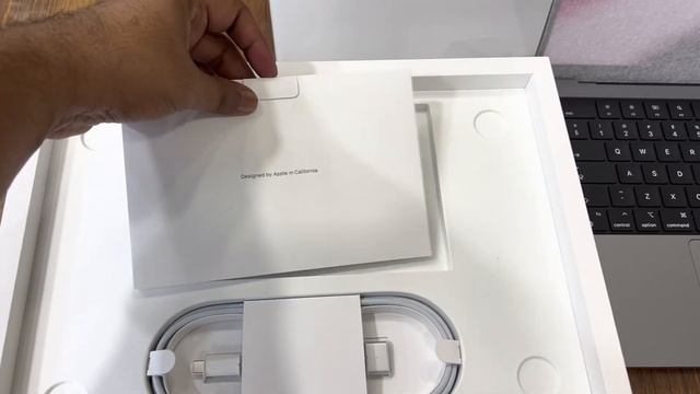 Macbook Pro 2021 14" Unboxing, First Impressions смотреть онлайн