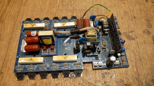 Болезнь трехэтажек на примере Elitech АИС 200